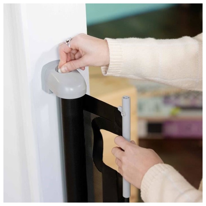 INGENUITY Barriere de sécurité enfant jusqu'a 136cm, Retractable, Auto Lock Easy Close, escalier, chien, animaux,facile a inst INGENUITY Barriere de sécurité enfant jusqu'a 136cm, Retractable, Auto Lock Easy Close, escalier, chien, animaux,facile a inst