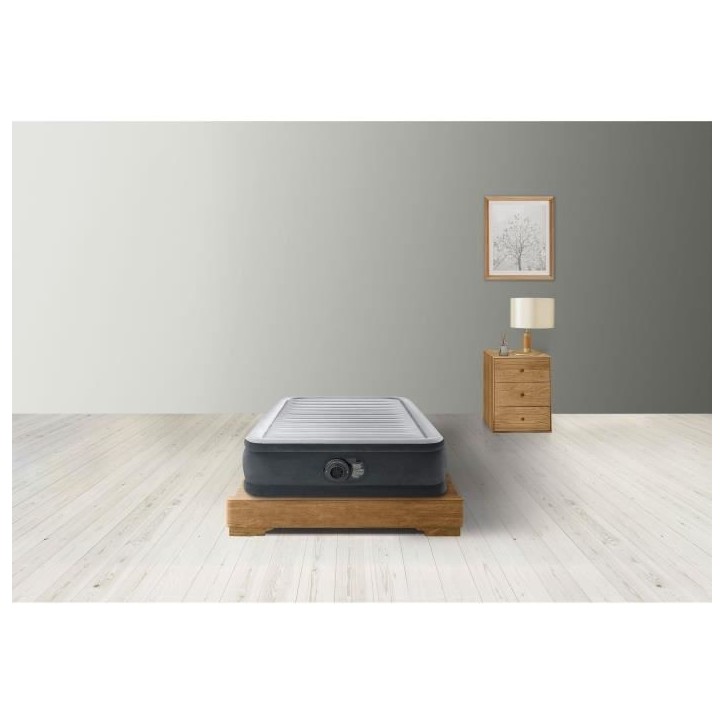 Matelas gonflable Intex - 1 Personne - 100 x 190 cm Matelas gonflable Intex - 1 Personne - 100 x 190 cm