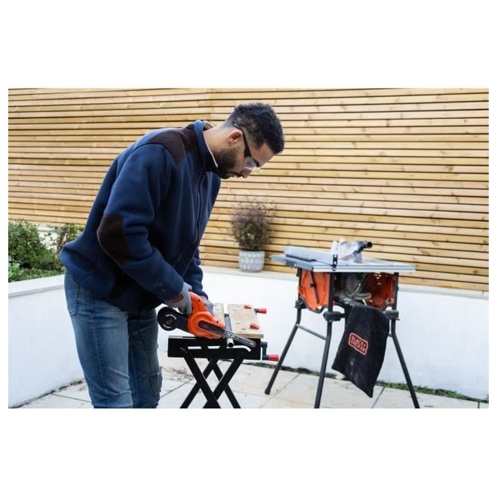 Lime électrique filaire - BLACK+DECKER - KA900E-QS - 350W - 455*13 mm - avec 3 bandes abrasives Lime électrique filaire - BLACK+DECKER - KA900E-QS - 350W - 455*13 mm - avec 3 bandes abrasives
