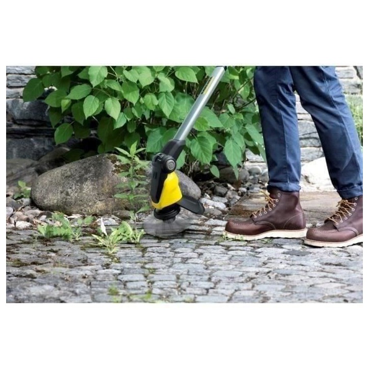 Désherbeur sur batterie KARCHER WRE 18-55 - Élimination efficace de la mousse et des mauvaises herbes Désherbeur sur batterie KARCHER WRE 18-55 - Élimination efficace de la mousse et des mauvaises herbes