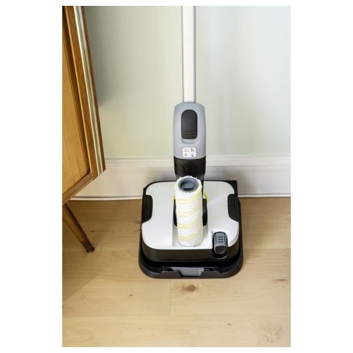 KARCHER FC 2-4 - Nettoyeur de sols - Récupere les saletés seches et humides en un seul passage - Position parking