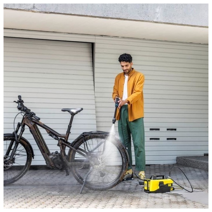 KARCHER - Nettoyeur mobile moyenne pression OC 6-18 - Batterie 18 V / 2,5 Ah + chargeur strandard inclus - 24 bar - 200l/h KARCHER - Nettoyeur mobile moyenne pression OC 6-18 - Batterie 18 V / 2,5 Ah + chargeur strandard inclus - 24 bar - 200l/h