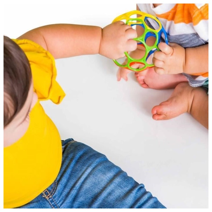 BRIGHT STARS Oball Classic balle flexible, facile a manipuler, jouet d'activité sensorielle, multicolore 0M+ BRIGHT STARS Oball Classic balle flexible, facile a manipuler, jouet d'activité sensorielle, multicolore 0M+