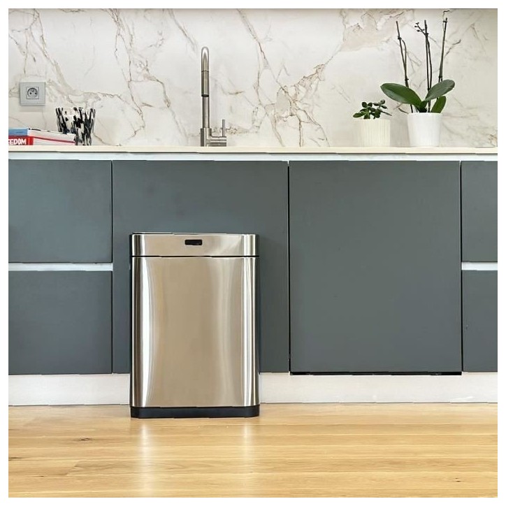 Poubelle de cuisine automatique design - UPPER - KITCHEN MOVE - 60 L - Inox avec cerclage Poubelle de cuisine automatique design - UPPER - KITCHEN MOVE - 60 L - Inox avec cerclage