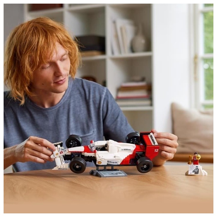 LEGO Icons 10330 McLaren MP4/4 et Ayrton Senna, Set Modele Réduit de Voiture pour Adultes