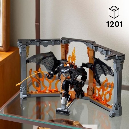 LEGO Icons Le Seigneur des Anneaux : Book Nook du Balrog - Set de Construction - Décoration pour Étagere DIY - Minifigurine de