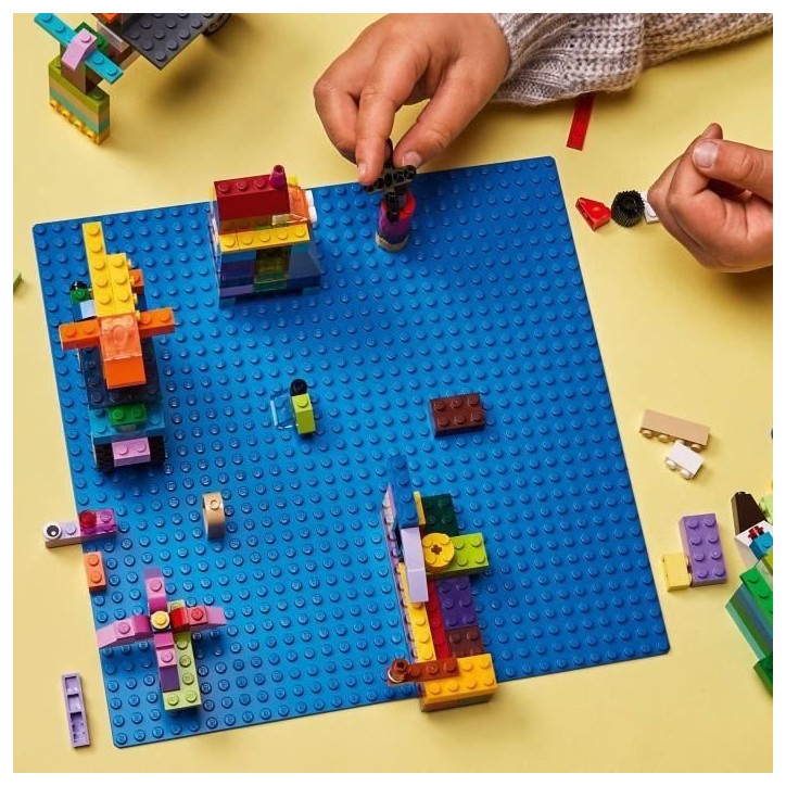 LEGO 11025 Classic La Plaque De Construction Bleue 32x32, Socle de Base pour Construction, Assemblage et Exposition LEGO 11025 Classic La Plaque De Construction Bleue 32x32, Socle de Base pour Construction, Assemblage et Exposition