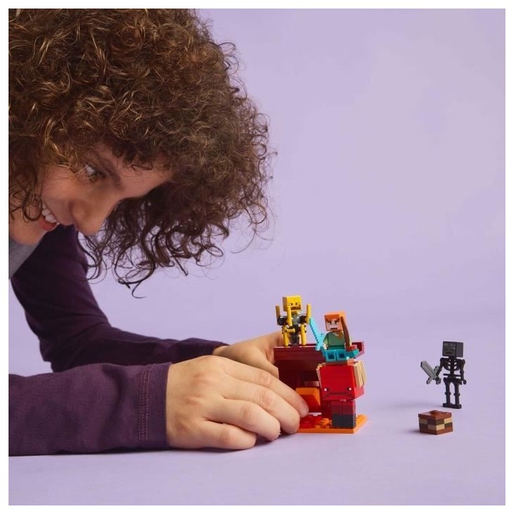 LEGO Minecraft 21266 La bataille de la lave du Nether - Jouet pour fans de jeux vidéo LEGO Minecraft 21266 La bataille de la lave du Nether - Jouet pour fans de jeux vidéo