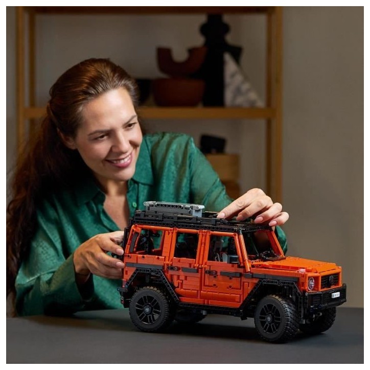 LEGO Technic Mercedes-Benz G500 PROFESSIONAL Line - Maquette Voiture a Construire pour Adultes - Modele de Classe G - Idée Cade