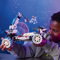 LEGO Technic 42211 Véhicule Lunaire Lunar Outpost - Jeu de Constructi