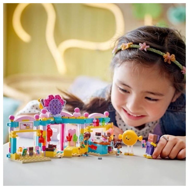 LEGO Friends 42649 La Confiserie de Heartlake City - Jouet de Construction enfant des 6 ans