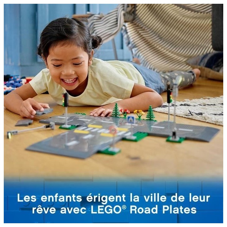 LEGO City 60304 Intersection a assembler, Jeu construction ville avec panneaux et routes a imbriquer pour garçon ou fille