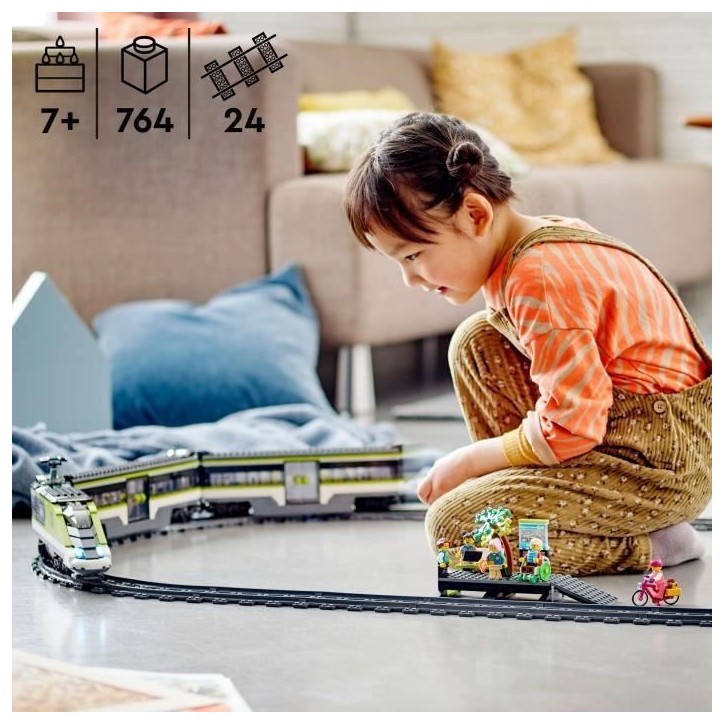 LEGO City Le Train de Voyageurs Express - Jouet de Train Télécommandé - Phares Fonctionnels - Enfants 7 Ans