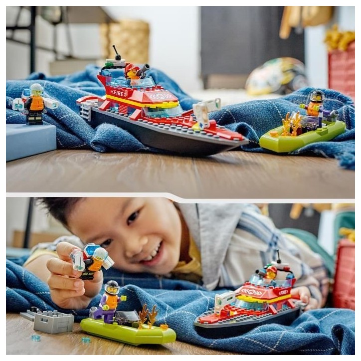 LEGO City 60373 Le Bateau de Sauvetage des Pompiers, Jouet Flottant, Jetpack et Minifigurines