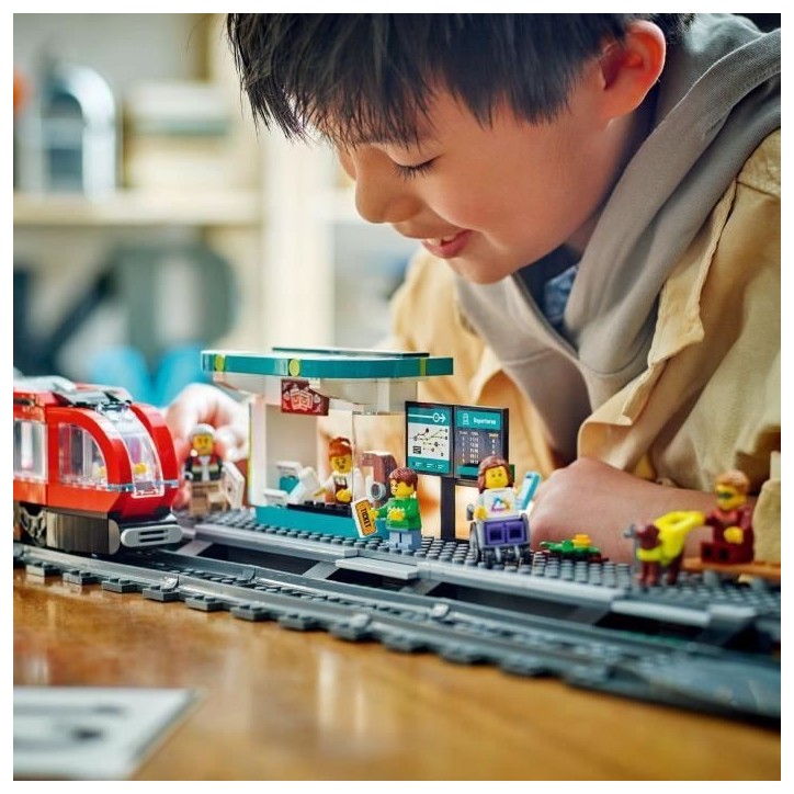 LEGO City 60423 Le tramway et la station du centre-ville, véhicule pour enfants des 7 ans LEGO City 60423 Le tramway et la station du centre-ville, véhicule pour enfants des 7 ans