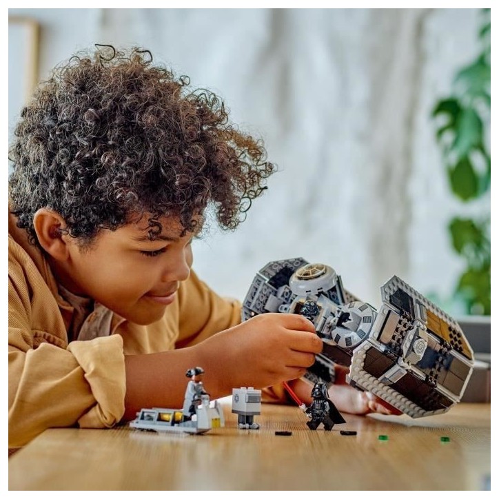 LEGO Star Wars 75347 Le Bombardier TIE, Maquette Vaisseau avec Figurine de Droide Gonk LEGO Star Wars 75347 Le Bombardier TIE, Maquette Vaisseau avec Figurine de Droide Gonk