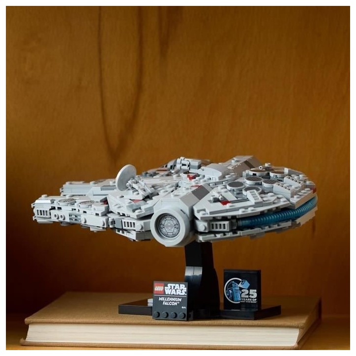 LEGO Star Wars 75375 Millennium Falcon, Set de Construction, Vaisseau Spatial, Adultes