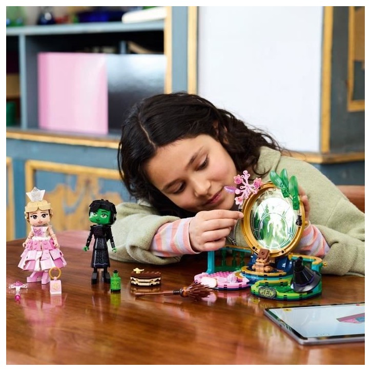 LEGO Wicked 75682 Figurines d'Elphaba et de Glinda - Jouet pour enfant des 10 ans & Déco LEGO Wicked 75682 Figurines d'Elphaba et de Glinda - Jouet pour enfant des 10 ans & Déco