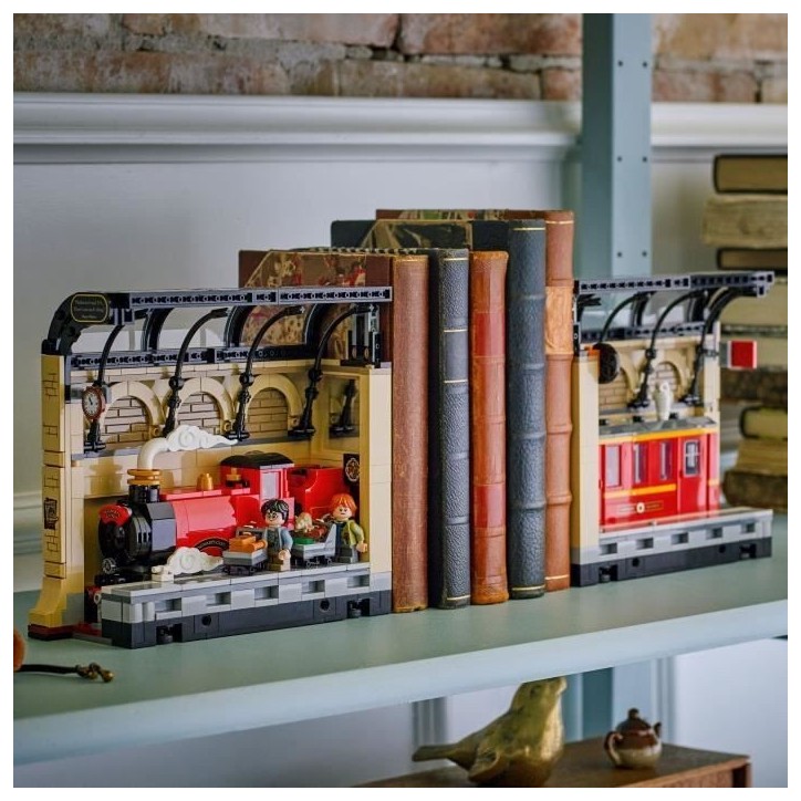 LEGO Harry Potter 76450 Book Nook : le Poudlard Express - Jeu pour Garçon des 10 Ans