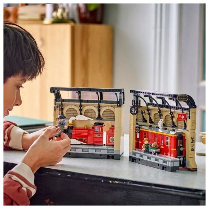 LEGO Harry Potter 76450 Book Nook : le Poudlard Express - Jeu pour Garçon des 10 Ans