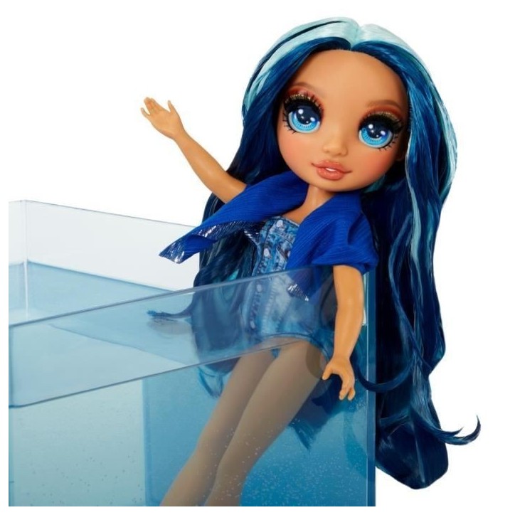 Rainbow High Swim & Style - Poupée mannequin ariculée 27 cm - Skyler (Bleue) - Maillot de bain + Paréo - a partir de 4 ans Rainbow High Swim & Style - Poupée mannequin ariculée 27 cm - Skyler (Bleue) - Maillot de bain + Paréo - a partir de 4 ans