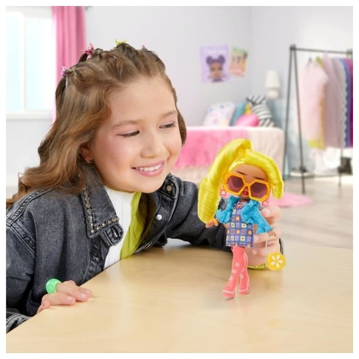 L.O.L. Surprise Tweens - Poupée mannequin articulée 24 cm - Hana Groove - 2 tenues et plusieurs accessoires - A partir de 4 an L.O.L. Surprise Tweens - Poupée mannequin articulée 24 cm - Hana Groove - 2 tenues et plusieurs accessoires - A partir de 4 an
