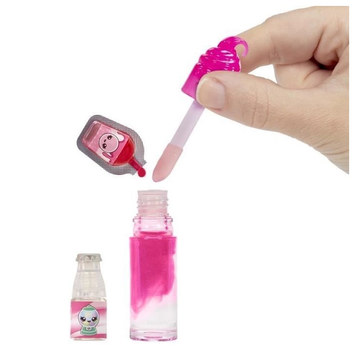Yummiland - 1 poupée 10 cm et un gloss pailleté a créer - Bianca - Goût Chewing Gum - Des 4ans Yummiland - 1 poupée 10 cm et un gloss pailleté a créer - Bianca - Goût Chewing Gum - Des 4ans