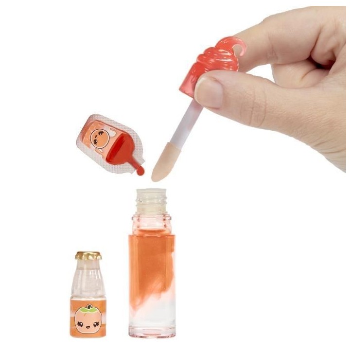 Yummiland - 1 poupée 10 cm et un gloss pailleté a créer - Piper - Goût Peche - Des 4ans Yummiland - 1 poupée 10 cm et un gloss pailleté a créer - Piper - Goût Peche - Des 4ans
