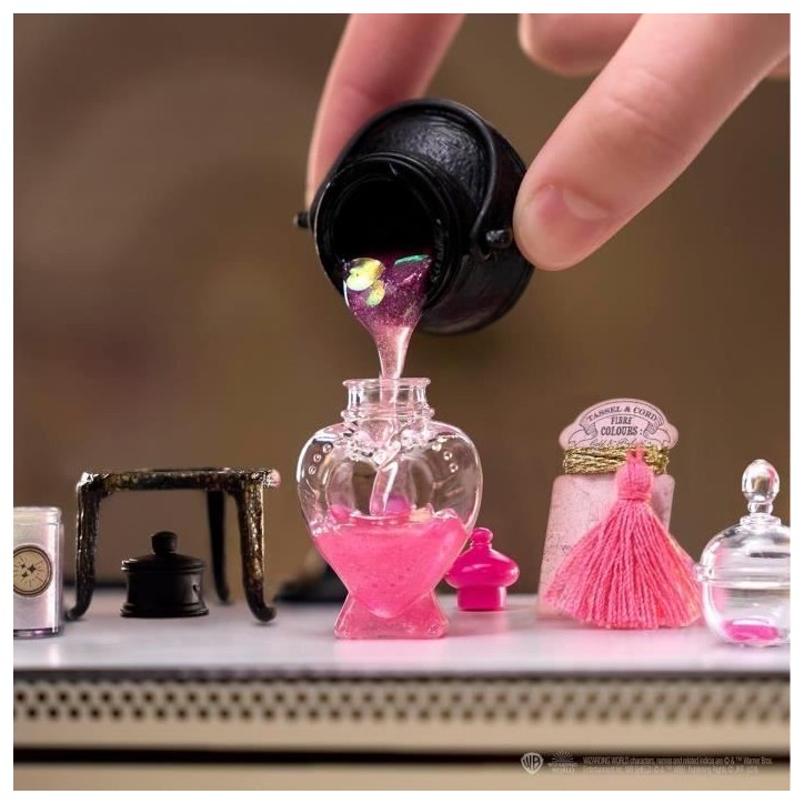 MGA Miniverse - Harry Potter - Jeu Créatif - Potions emblématiques - Loisirs créatif et décoratif en résine - Non Comestibl MGA Miniverse - Harry Potter - Jeu Créatif - Potions emblématiques - Loisirs créatif et décoratif en résine - Non Comestibl