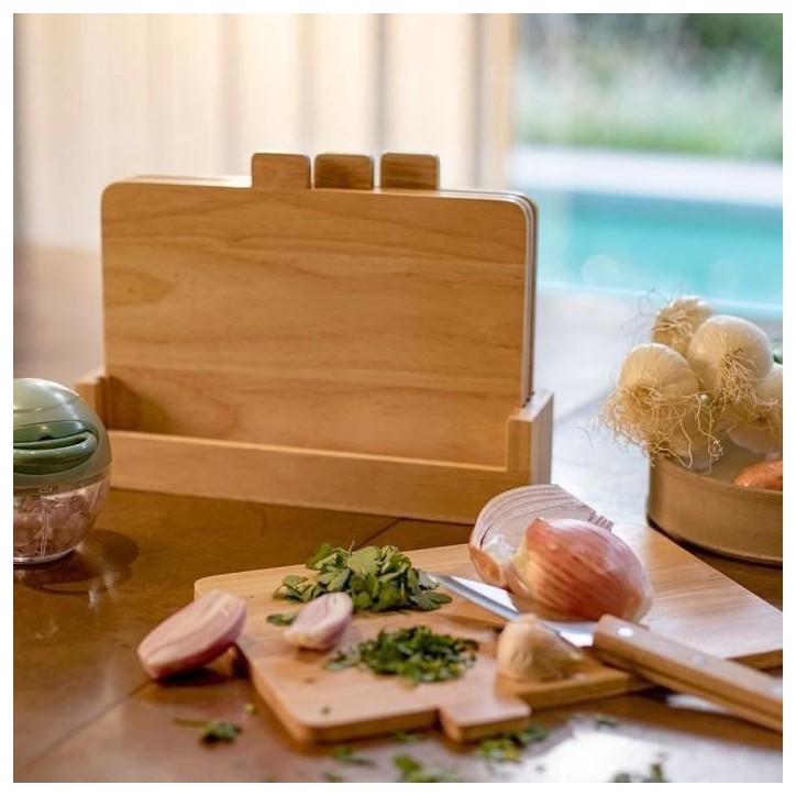 Set de 4 planches a découper - LIVOO - MES142 - Bois d'hévéa - Avec languettes 26 x 18 cm - Support de rangement Set de 4 planches a découper - LIVOO - MES142 - Bois d'hévéa - Avec languettes 26 x 18 cm - Support de rangement