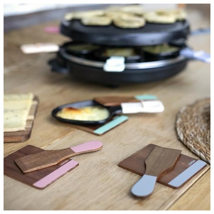 Set d'accessoires pour raclette - LIVOO - MEN427 - En acacia - 8 spatules - 8 planchettes Set d'accessoires pour raclette - LIVOO - MEN427 - En acacia - 8 spatules - 8 planchettes