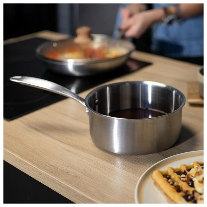 Casserole en acier inoxydable 18/10 Brigade 18 cm - LIVOO - MEP160 - Acier inox. Triply - Tous feux dont induction - Made in Fra Casserole en acier inoxydable 18/10 Brigade 18 cm - LIVOO - MEP160 - Acier inox. Triply - Tous feux dont induction - Made in Fra
