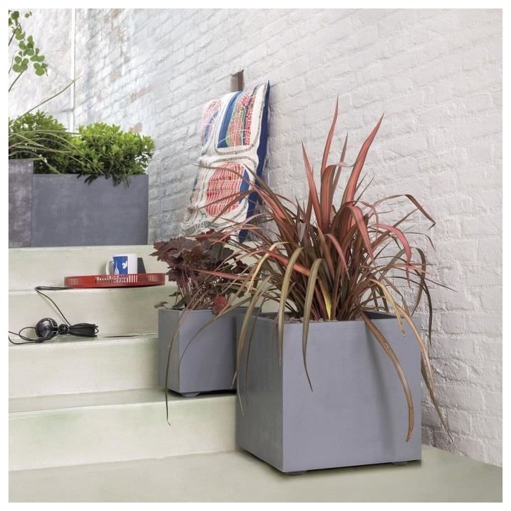 DEROMA Pot de fleurs Cube Millennium R - Ashgrey - 39 x H39,1 cm - A réserve d'eau - 39 cm DEROMA Pot de fleurs Cube Millennium R - Ashgrey - 39 x H39,1 cm - A réserve d'eau - 39 cm