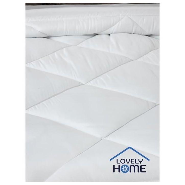 Couette 240 x 260 cm - LOVELY HOME - Légere - 280 g/m² - Anti-acariens - 2 personnes - Blanc Couette 240 x 260 cm - LOVELY HOME - Légere - 280 g/m² - Anti-acariens - 2 personnes - Blanc