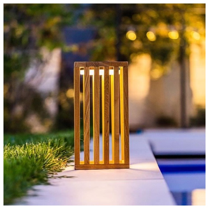 Lanterne solaire décorative - LUMISKY - CHENNAI - H30 cm - En bois teck massif - LED blanc chaud Lanterne solaire décorative - LUMISKY - CHENNAI - H30 cm - En bois teck massif - LED blanc chaud