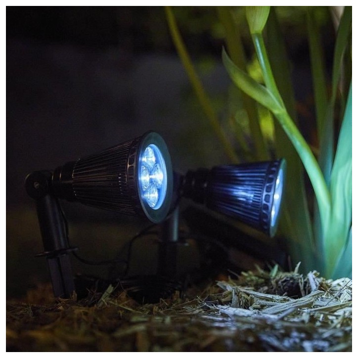 Spot solaire projecteur 2 en 1 a piquer ou a fixer - LUMISKY - SPIKY AWAY W34 - H42 cm - LED blanc Spot solaire projecteur 2 en 1 a piquer ou a fixer - LUMISKY - SPIKY AWAY W34 - H42 cm - LED blanc
