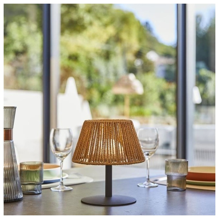 Lampe de table sans fil - LUMISKY - STANDY MINI RAFFY - H22 cm - Raphia naturel - LED blanc chaud et blanc Lampe de table sans fil - LUMISKY - STANDY MINI RAFFY - H22 cm - Raphia naturel - LED blanc chaud et blanc