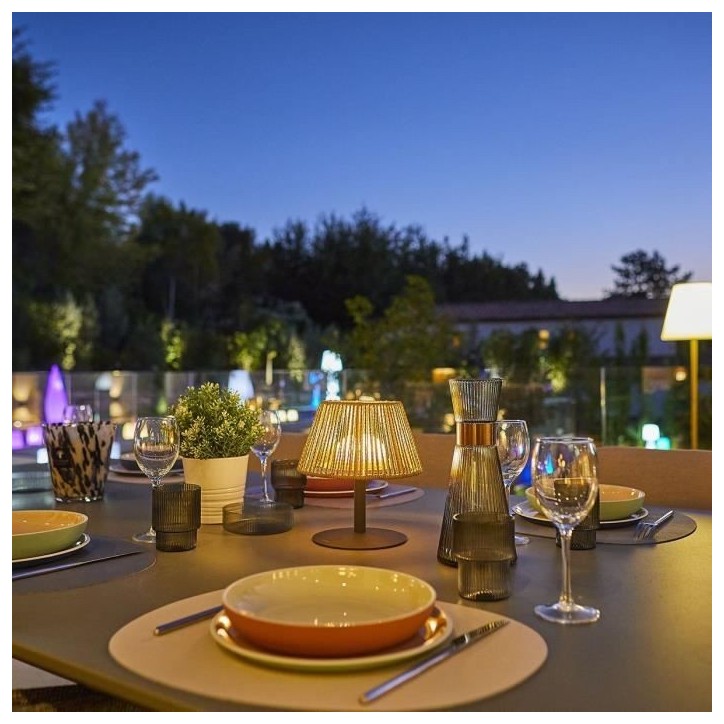 Lampe de table sans fil - LUMISKY - STANDY MINI RAFFY - H22 cm - Raphia naturel - LED blanc chaud et blanc Lampe de table sans fil - LUMISKY - STANDY MINI RAFFY - H22 cm - Raphia naturel - LED blanc chaud et blanc