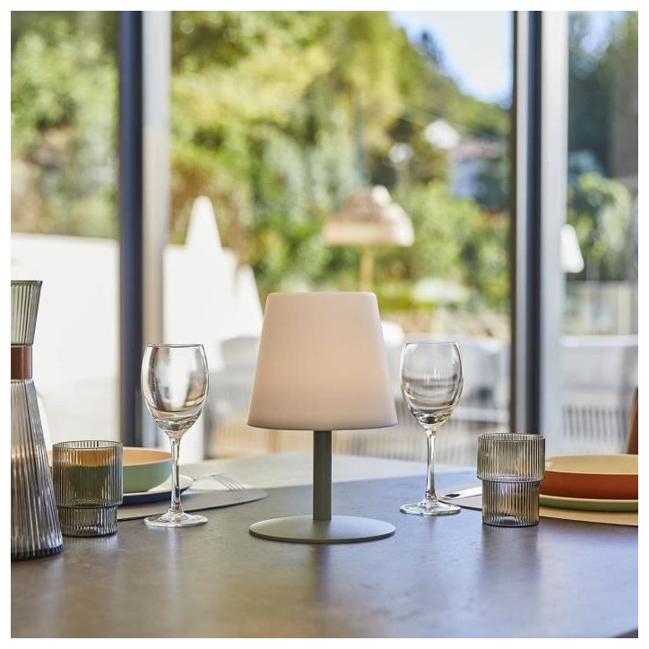 Lampe de table sans fil - LUMISKY - STANDY MINI Olive - H25 cm - Pied en acier vert olive - LED blanc chaud et blanc Lampe de table sans fil - LUMISKY - STANDY MINI Olive - H25 cm - Pied en acier vert olive - LED blanc chaud et blanc