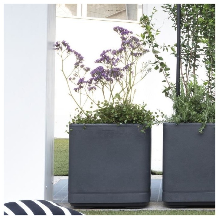 DEROMA Pot de fleurs Cube Cosmo - 38 x h39 cm - Anthracite - A réserve d'eau - Roulettes