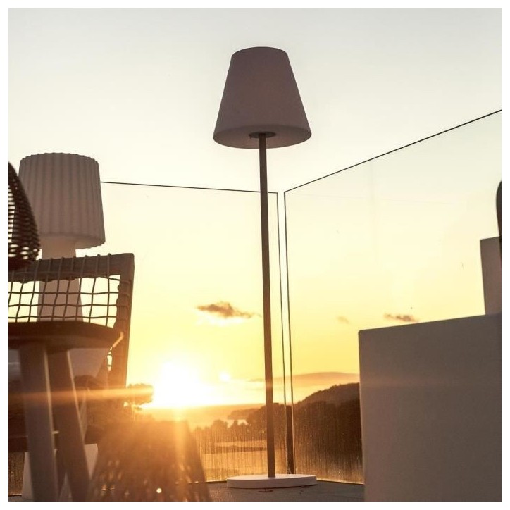 Lampadaire solaire et rechargeable - LUMISKY - STANDY WOOD SOLAR - H150 cm - LED blanc chaud dimmable Lampadaire solaire et rechargeable - LUMISKY - STANDY WOOD SOLAR - H150 cm - LED blanc chaud dimmable