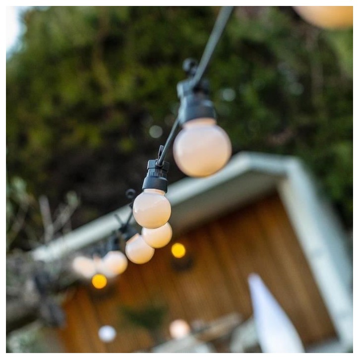 Guirlande lumineuse solaire - LUMISKY - PARTY MILKY SOLAR - 5.70 m - 8 modes - 10 globes blanc chaud LED Guirlande lumineuse solaire - LUMISKY - PARTY MILKY SOLAR - 5.70 m - 8 modes - 10 globes blanc chaud LED