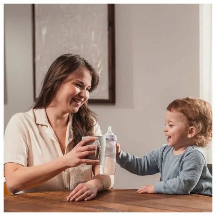 Biberon - MAM BABY - Easy Active - +6 mois - 330 ml - Tétine débit X - Lilas Biberon - MAM BABY - Easy Active - +6 mois - 330 ml - Tétine débit X - Lilas