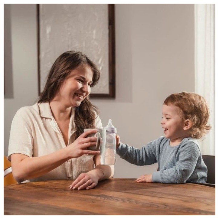 Biberon - MAM BABY - Easy Active - +6 mois - 330 ml - Tétine débit X - Berry Biberon - MAM BABY - Easy Active - +6 mois - 330 ml - Tétine débit X - Berry