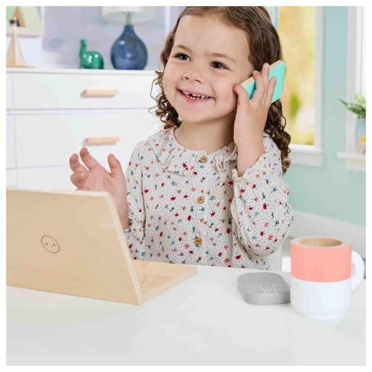 FISHER-PRICE Set de télétravail en Bois, 9 éléments avec ordinateur portable et téléphone en bois HXV11