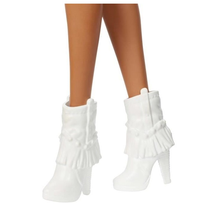 Barbie - Poupée Barbie Fashionistas Robe Argentée avec chapeau de cowboy - Barbie - HYT95 Barbie - Poupée Barbie Fashionistas Robe Argentée avec chapeau de cowboy - Barbie - HYT95