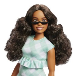 Barbie - Poupée Barbie Fashionistas Robe Vert Menthe avec lunettes -
