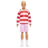 Barbie - Poupée Ken Fashionistas avec haut a rayures rouges et short