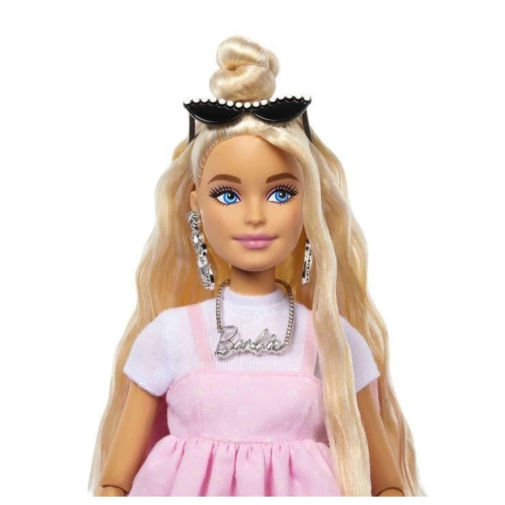 Barbie-Deluxe Style-Poupée Barbie Blonde a Robe Rose Pastel - 4ans+ - HYV27 Barbie-Deluxe Style-Poupée Barbie Blonde a Robe Rose Pastel - 4ans+ - HYV27