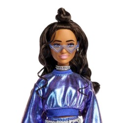 Barbie - Poupée Deluxe Style - Haut et jupe bleu métallisé - Brune